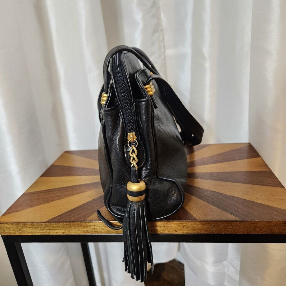 Vintage Tignanello Black Leather Purse Tassle Shoulder Strap Gold Hardware - Picture 4 of 13